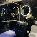 De Luxe A Lyon