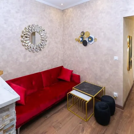 De Luxe A * Lyon