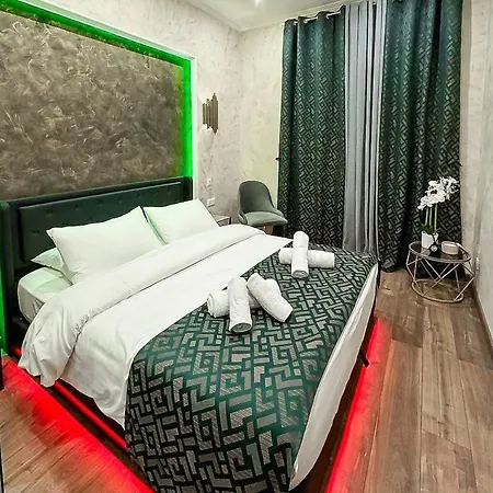 De Luxe A *
