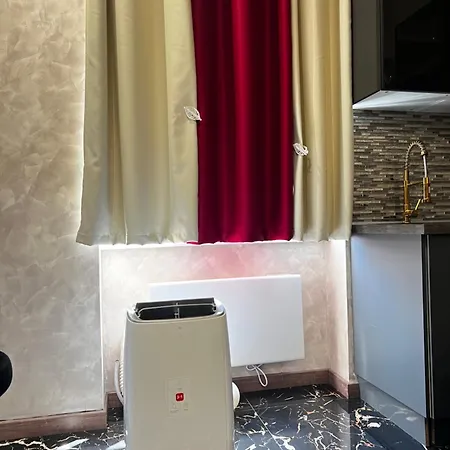 De Luxe A * Lyon