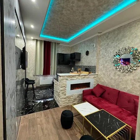 De Luxe A Лион