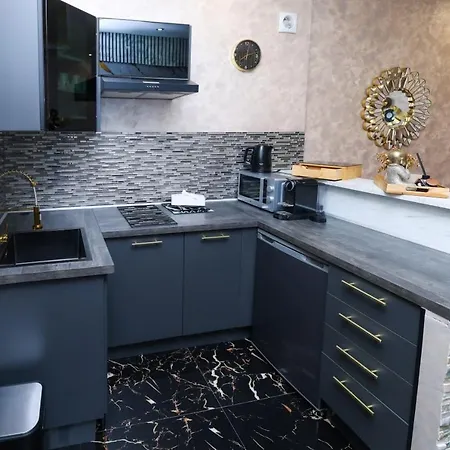 De Luxe A Апартаменты *